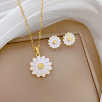 Ensemble Bijou de Luxe 2 Pièces Femme - Collier & Clous Laiton Poli Inspiré Vintage, Collection Cadeau
