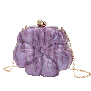 Sac à main de soirée classique et tendance en acrylique à motif floral populaire avec chaîne pour femme - Product Image 1