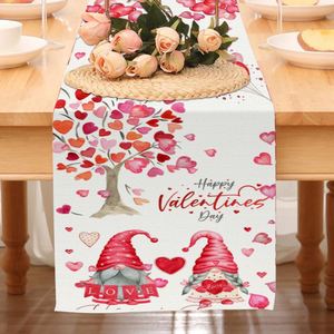 Chemin de table en lin en forme de cœur pour la Saint-Valentin, décoration saisonnière pour mariage, anniversaire, cuisine et salle à manger - Product Image 3