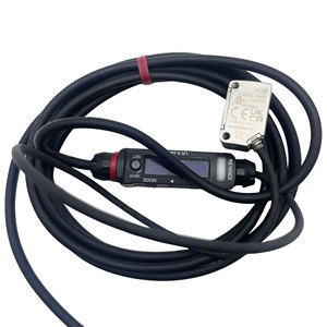 KEYENCE LR-X50 Standard Type Laser <b>Sensor</b> 50mm Detection Distance Cable Type Industrial Photoelectric <b>Switch</b> - Product Image 3