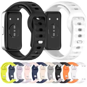 <span class=keywords><strong>Prix</strong></span> usine 2025 Bracelet en caoutchouc souple pour <span class=keywords><strong>Huawei</strong></span> <span class=keywords><strong>Band</strong></span> 10 9 8 Bracelet de montre Bracelet de montre Sport en silicone Bracelet de montre - Product Image 2