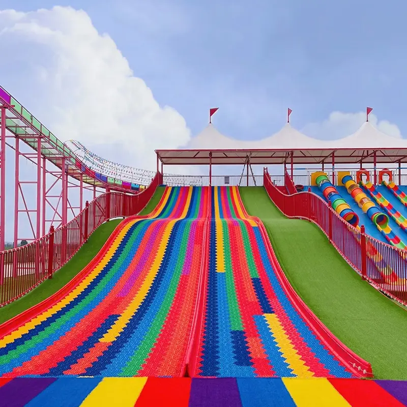 Pelangi slide warna-warni slide net merah outdoor scenic skating warna-warni dry skating tanpa daya peralatan hiburan produsen