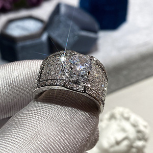 Anillo de Compromiso Plateado F665 para Mujer, Corte Ovalado, Diamante Sintético Color G, Joyería con Diamantes Laterales - Product Image 6