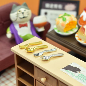 Abalorios de cubiertos pequeños chapados en plata antigua, con diseño de cuchara y tenedor, para decoración de mesa - Product Image 5