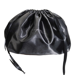 Sac de shopping en satin noir avec cordon de serrage, design gratuit, taille personnalisée, pochette anti-poussière en satin pour cosmétiques et soins de la peau - Product Image 1