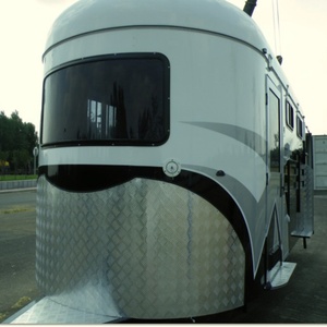 Oferta Especial: Remolque de Lujo para 2 Caballos, de 4 Ruedas, Metálico, Remolcable, para Camiones de Comida HERUI HR-2HAL-L860, 1 Año de Garantía, Fácil de Usar - Product Image 2