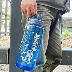 Bouteille d'eau en plastique Space Conqueror, 2000 ml, réutilisable, pour les sports de plein air, pour les étudiants et le fitness - Product Image 3