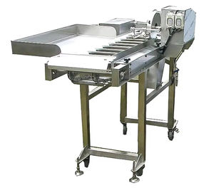 Macchina automatica per tagliare la testa e la coda di <span class=keywords><strong>pesce</strong></span> per sardine nuova velocità regolabile per industrie agricole - Product Image 2