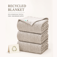 Couverture en flanelle de textile recyclé, matelassée en losanges, surface douce et moelleuse, fourniture OEM ODM, étiquette de marque personnalisée et emballage cadeau pour la vente au détail