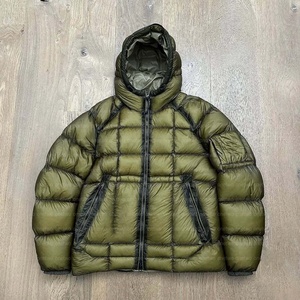 Wt 100% Nylon Polyester Áo Khoác OEM Dịch Vụ Người Đàn Ông Mùa Đông Rắn Màu Độn Bông Ripstop Trùm đầu Xuống Đầy Puffer Áo Khoác - Product Image 1