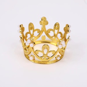 En plastique Mini <span class=keywords><strong>Couronne</strong></span> Gâteau Perle Diadème Princesse Topper Enfants Ornement De Cheveux Pour La Décoration De Fête D'anniversaire De Mariage - Product Image 5