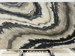 Cipriano - Losa Grande de Cuarcita Natural con Vetas en Espiral en Negro, Gris y Blanco para Pared Decorativa o Encimera de Baño - Product Image 4