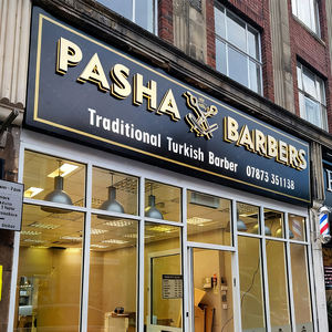 Ticari Mağaza Cephesi Özel Berber Dükkanı Cephesi LED Tabela 3D Paslanmaz Çelik LED Işıklı Kuaför Dükkanı Tabelası LED Işıklı Harfler - Product Image 1