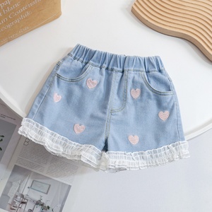 <span class=keywords><strong>Shorts</strong></span> in denim di <span class=keywords><strong>cotone</strong></span> per bambine 2025: Nuovo design elegante con dettagli in pizzo a cuore, vita elasticizzata a vita media, estivi - Product Image 4