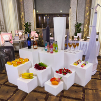 Ensemble de buffet en acrylique blanc présentoirs de fête de mariage pour rehausseurs de comptoir de nourriture pour support de comptoir