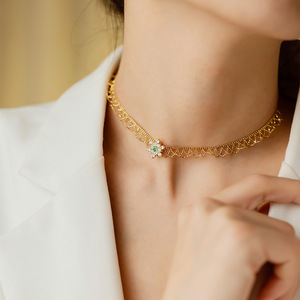 Pendentif en or 18 carats 2026 avec émeraude et saphir naturels, entièrement pavé, collier à fermoir polyvalent unique, bijoux personnalisables - Product Image 5