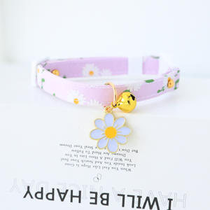 Lindo <span class=keywords><strong>collar</strong></span> de poliéster para mascotas con diseño floral para gatitos y perros inspirado en el <span class=keywords><strong>collar</strong></span> floral con colgantes de moda hebilla de seguridad - Product Image 5