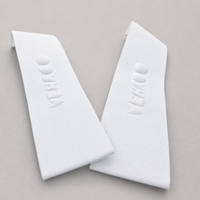 Étiquettes tissées personnalisées en relief, logo en relief ton sur ton, étiquettes de vêtements minimalistes en tissu, étiquettes de col pour marques de luxe