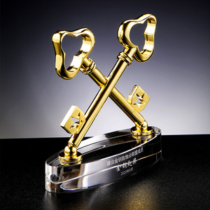 مخصصة شكل فريد المعادن الحرف اليدوية الكأس جوائز معدنية شكل مفتاح جائزة - Product Image 6