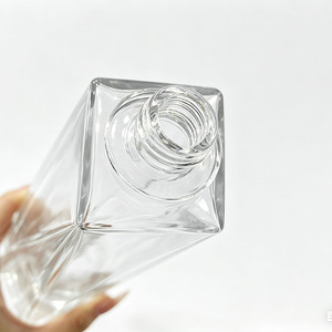 Bouteille en verre haut de gamme, élégante et personnalisée, extra résistante, 500 ml et 750 ml, pour la fabrication de rhum, <span class=keywords><strong>whisky</strong></span>, vin, gin et autres boissons. - Product Image 5