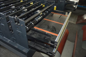 에너지 절약을 위한 모터 및 엔진을 갖춘 완전 자동 PLC 제어 이중층 지붕 타일 롤링 성형기 지붕 시트 - Product Image 3