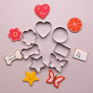 Coupe-biscuits en acier inoxydable moule à piston outil à biscuits animal étoile fleur forme <span class=keywords><strong>emporte</strong></span>-pièce en <span class=keywords><strong>cuir</strong></span> - Product Image 2