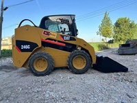 En utilisant la chargeuse sur pneus Cater 246C, la mini chargeuse de direction antidérapante de haute qualité CAT 246 246D 246D3 est vendue à bas prix