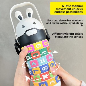 Bouteille d'eau éducative pour étudiants, en plastique PP écologique, résistante à l'eau bouillante, avec manchons numérotés rotatifs, design lapin, vaisselle - Product Image 3