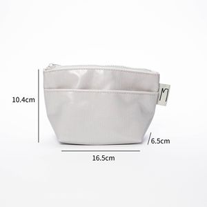 Bolsa de almacenamiento de cosméticos de PVC PU gris de gran capacidad, conveniente bolsa de maquillaje impermeable con cremallera con patrón de letras, Exportación de viaje - Product Image 6