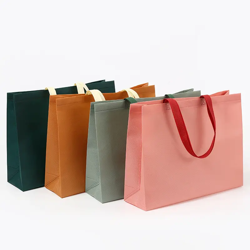 Wholesale Light Weight Eco Friendly Custom Logo Printed Plastic Tote Bag Non-Woven Shopping Bags