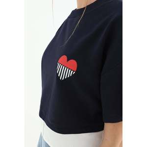 T-shirt à manches courtes en popeline pour femme, bleu marine, écru, imprimé cœur, décontracté, printemps-été, respirant - Product Image 1