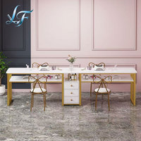 Ensemble de manucure moderne avec plateau en MDF à texture marbre, mobilier de salon, cadre en métal, table et chaise pour salon de manucure
