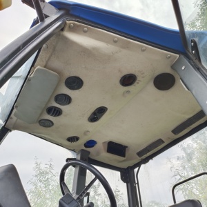 135 HP New T1104 Holland <span class=keywords><strong>130</strong></span> Caballos de fuerza Buena calidad y funcionamiento Granja Tractores de <span class=keywords><strong>segunda</strong></span> <span class=keywords><strong>mano</strong></span> - Product Image 3