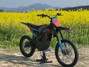 Moto tout-terrain électrique BSE Ez-1 60v30ah, vitesse de 75 km/h pour terrains accidentés et VTT, 5500w - Product Image 2