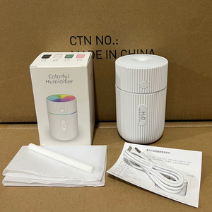 Prix Usine – Mini Purificateur d'Air Portable USB 220 ML à Ultrasons pour Voiture et Maison, avec Lumières Colorées, en Plastique, Faible Bruit, Air Pur - Product Image 6