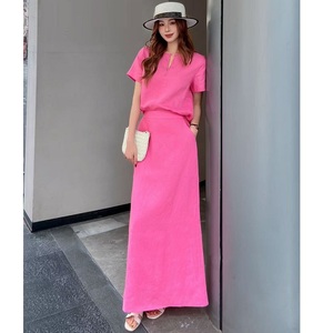 Completo Set Abito Lungo di Alta Qualità Nuovo 2026 Primavera Estate Designer Abbigliamento Donna: Top Bianco Rosa a <span class=keywords><strong>Maniche</strong></span> Corte + Gonna Lunga in Lino - Product Image 1