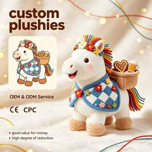 Op maat gemaakte witte paarden knuffels met bloemenkrans CE gecertificeerd Oktoberfest parade scène boerderijdieren fabrikant speelgoed - Product Image 1
