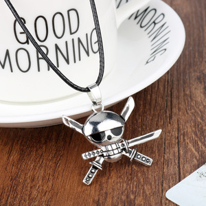 Collana pendente con teschio di demone di nuovo Design collana con testa di teschio a doppio coltello collana con cappello di paglia da uomo - Product Image 2