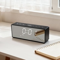 Jam Alarm Digital LED Multifungsi Desain Cermin Bertenaga Baterai Pengisian Daya USB Jam Bangun Tidur Kesederhanaan Modern Kamar Tidur Kantor