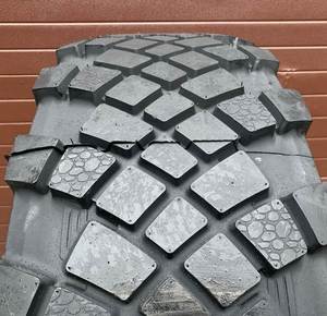 CHAOYANG 315 80 22,5 425/85R21 CS100 Neumáticos de camiones industriales de China OTR para minería - Product Image 2