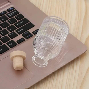 Botella Difusora Cuadrada de Vidrio para Coche con Tapón de Bola de Cristal, Recargable, Contenedor de Perfume para Aromaterapia y Decoración del Hogar - Product Image 1