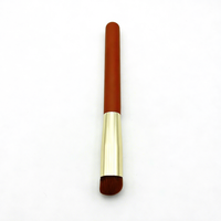 Pinceau correcteur de luxe à pointe ronde avec poils synthétiques et manche en plastique pour le maquillage du visage