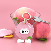 Big-Eyed Cartoon Fruit Access Card Holder Aangepaste hoogwaardige lederen sleutelhanger Leuke creatieve tas charme accessoire Uniek
