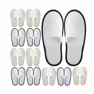 Chaussons jetables unisexes personnalisés 5 étoiles, économiques, de luxe, écologiques, certifiés, à bout fermé, lavables, en polaire corail blanc, pour usage hôtelier - Product Image 1