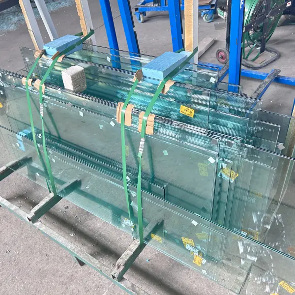 Precio personalizado de fábrica de China por M2 4mm 5mm 6mm 8mm 10mm 12mm 15mm 19mm vidrio templado transparente