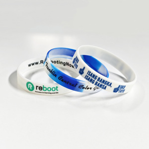 Pulsera de Silicona de Color Personalizada para Actividades Deportivas al Aire Libre - Product Image 3
