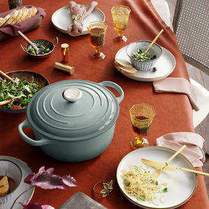 Bright Houseware - Cocotte en fonte émaillée noire personnalisée 22 cm, design européen, compatible avec toutes les cuisinières, option de logo personnalisé - Product Image 6