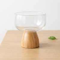 Glazen saladeschalen met standaard voor catering, elegante glazen serveerschaal met houten voet voor fruit, snacks, thuisgebruik en feestjes