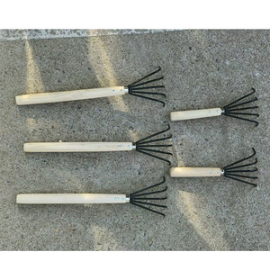 <span class=keywords><strong>Râteau</strong></span> à griffes Gardeners <span class=keywords><strong>en</strong></span> acier de qualité 5 dents et <span class=keywords><strong>bois</strong></span> de première qualité <span class=keywords><strong>Râteau</strong></span> de <span class=keywords><strong>jardin</strong></span> <span class=keywords><strong>japonais</strong></span> à griffes Cultivateur <span class=keywords><strong>pour</strong></span> sol aéré - Product Image 2