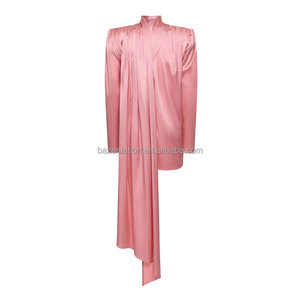 All'ingrosso <span class=keywords><strong>di</strong></span> alta qualità abbigliamento Premium OEM/ODM fabbrica <span class=keywords><strong>di</strong></span> lusso a collo alto <span class=keywords><strong>di</strong></span> seta in <span class=keywords><strong>raso</strong></span> camicetta drappeggiata a maniche lunghe Top avvolgente da donna - Product Image 3